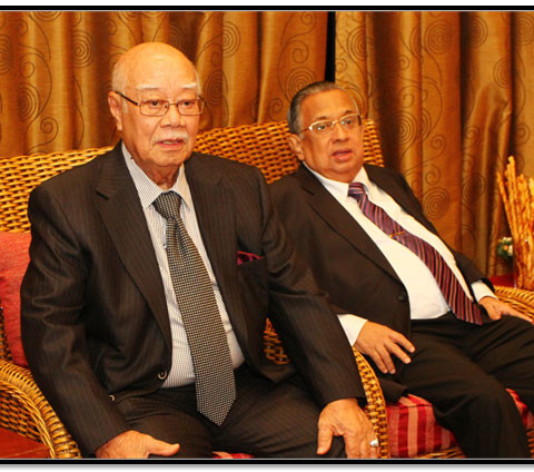 From Left to Right. 
Tan Sri Dato’ Dr. Mohd Noor bin Ismail (Treadwinds Berhad), Tan Sri Clifford Francis Herbert (Genting 