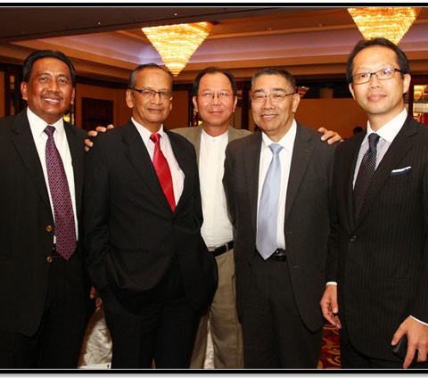 From Left to Right. 
Mejar Ir. Kamarulzaman Musa (Retired) (KLIA College), Tan Sri Ambrin Buang (Ketua Audit Negara), Mr Frank Fan (Taisei Malaysia), Mr Mizutani (Taisei Japan) and Mr Makiuchi (Taisei Japan).
